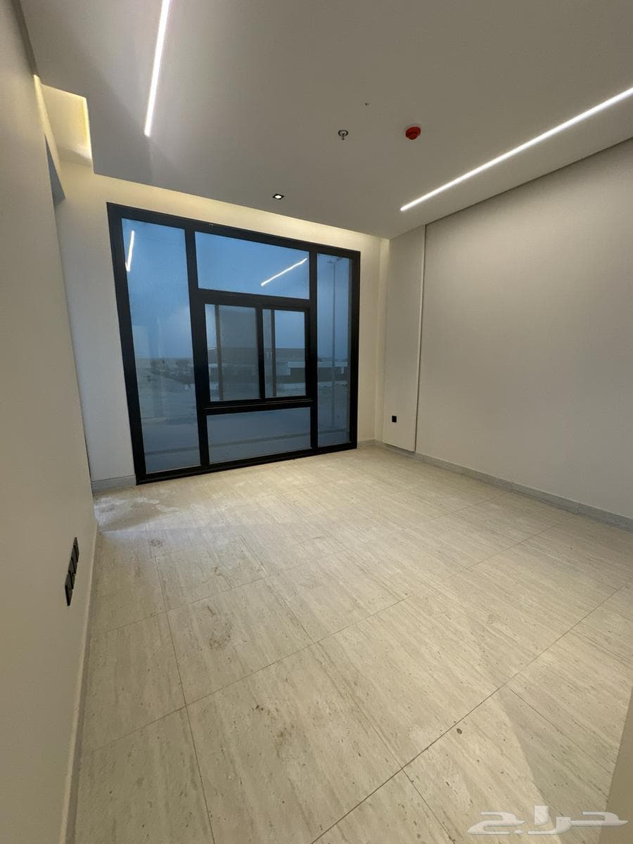 شقة 3 غرف في البحر 16