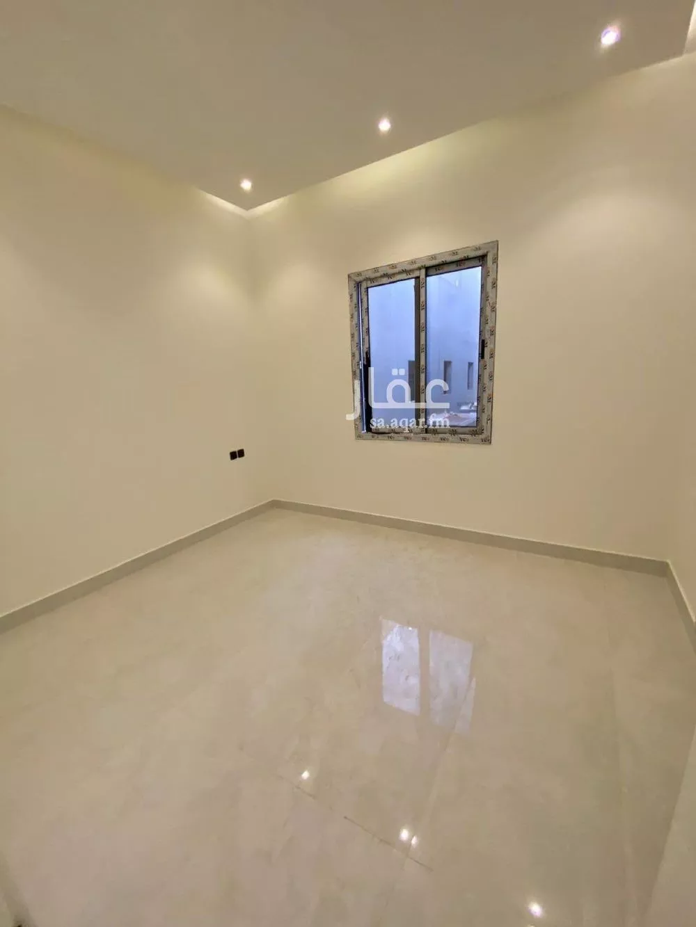 فيلا 5 غرف في الرمال 10