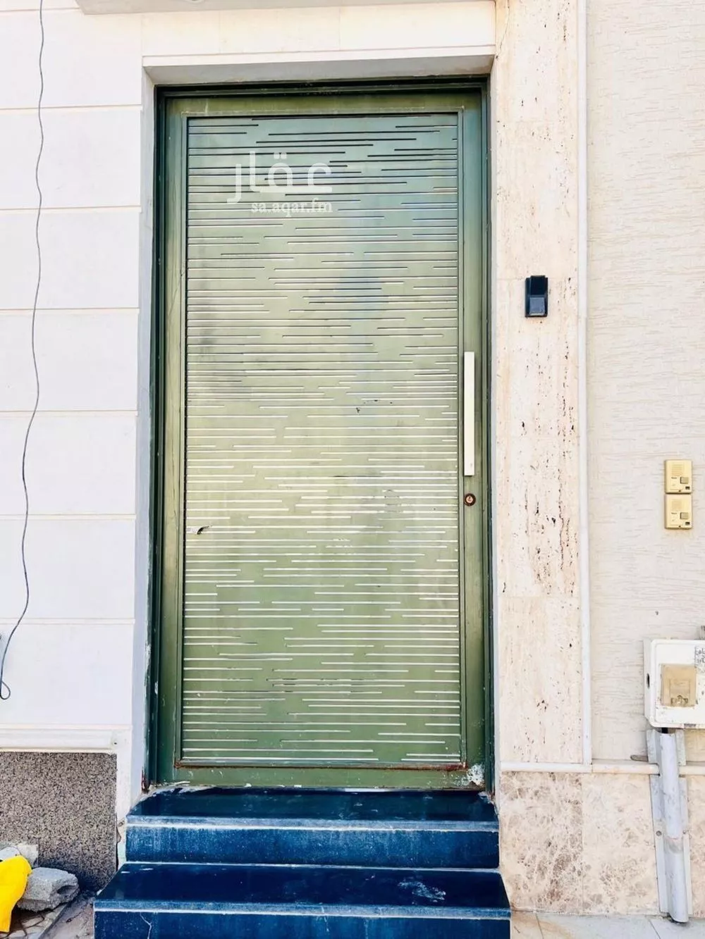 شقة 3 غرف في الرمال 10