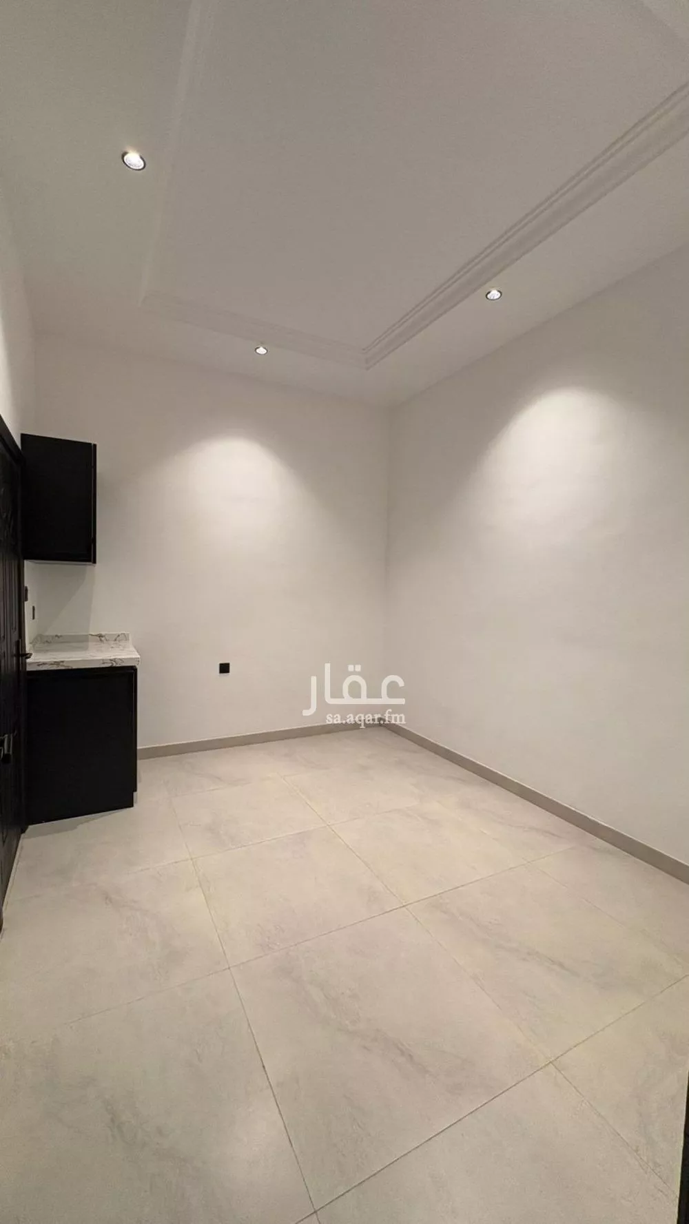 شقة 1 غرف في الملقا 6