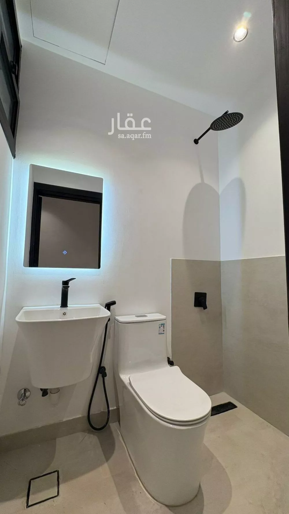 شقة 1 غرف في الملقا 8