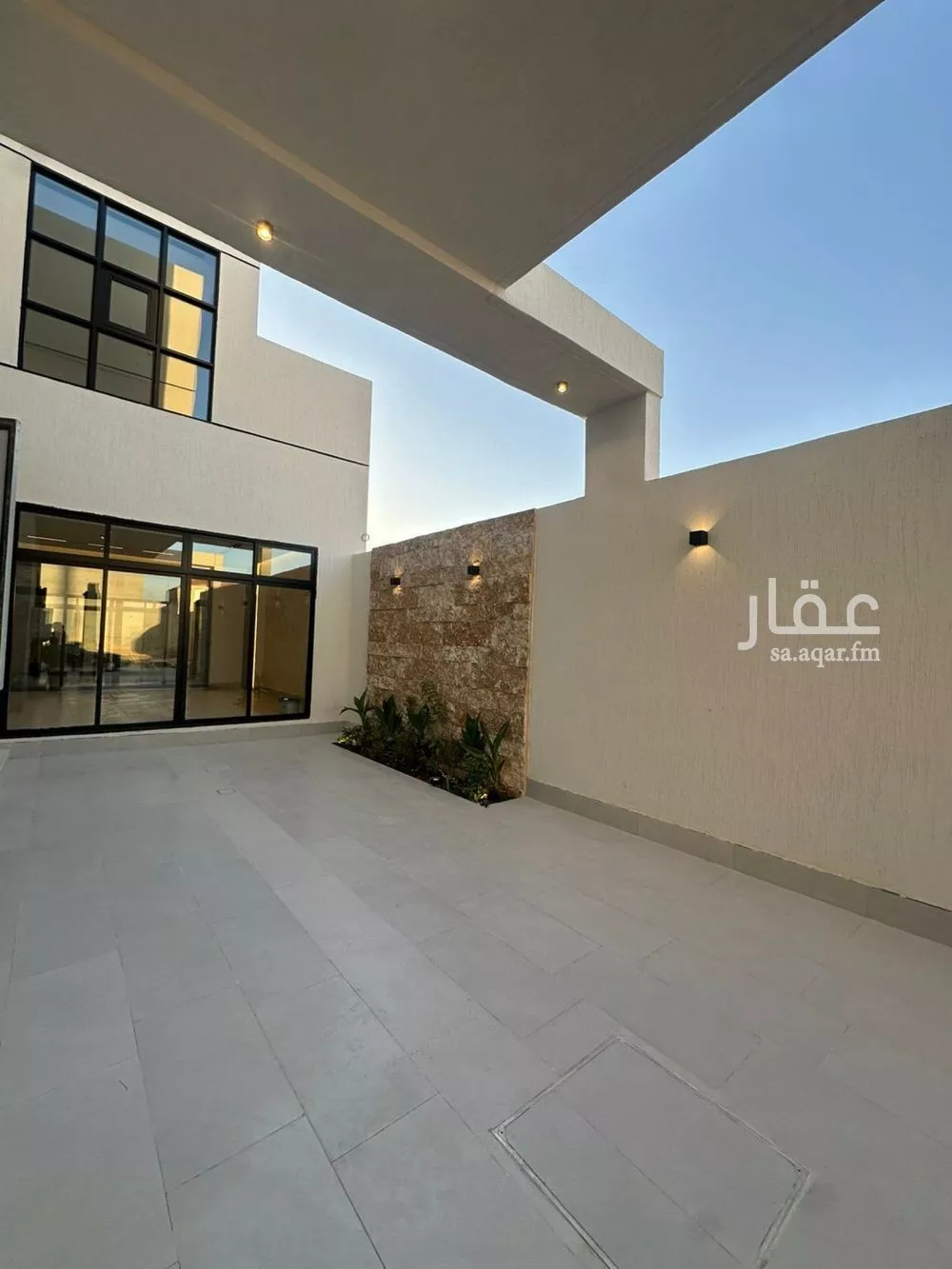 5 bedroom villa in Al Mahdiyyah 2