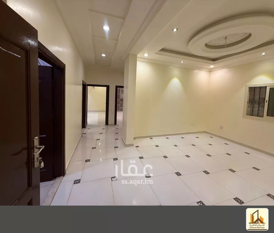 شقة 4 غرف في الشاطئ 1