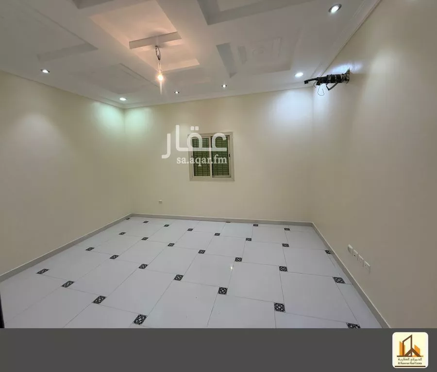 شقة 4 غرف في الشاطئ 7