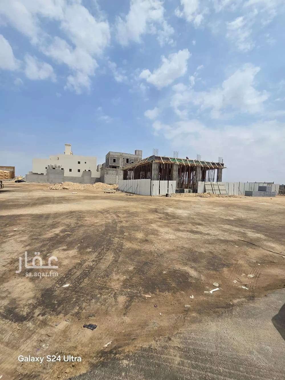 442 sqm land in Az Zomorod 6