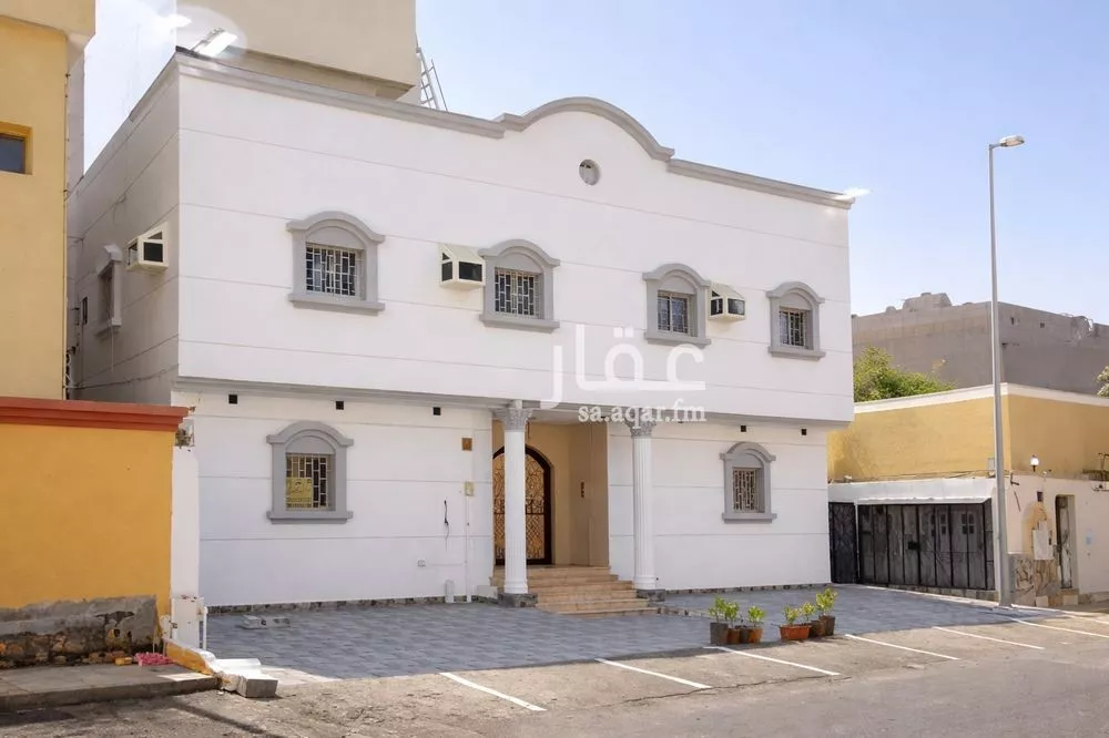 5 bedroom villa in Al Hamdaniyah 2