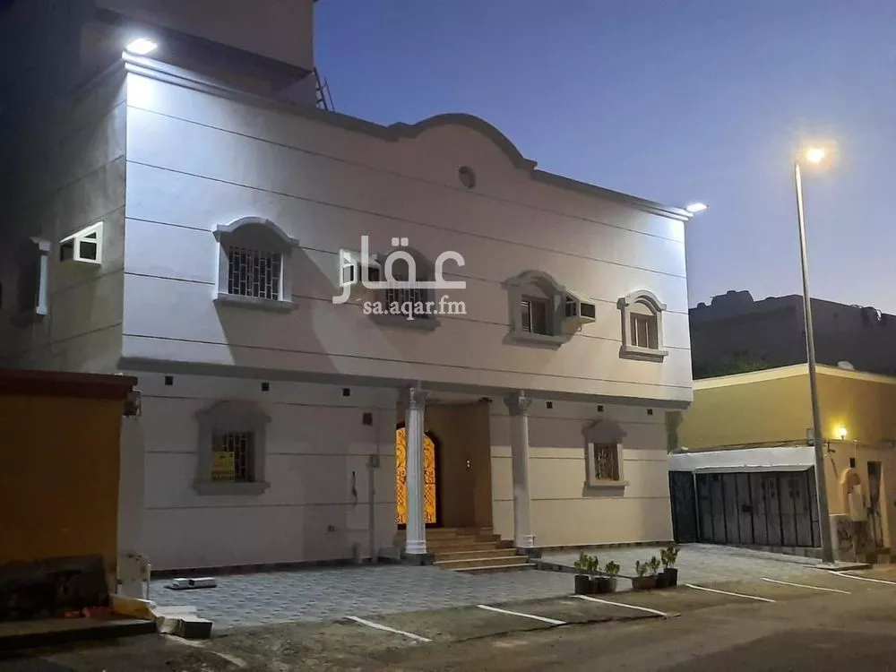 5 bedroom villa in Al Hamdaniyah 24