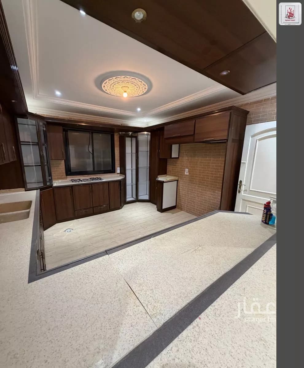 6 bedroom apartment in Al Marwa 4