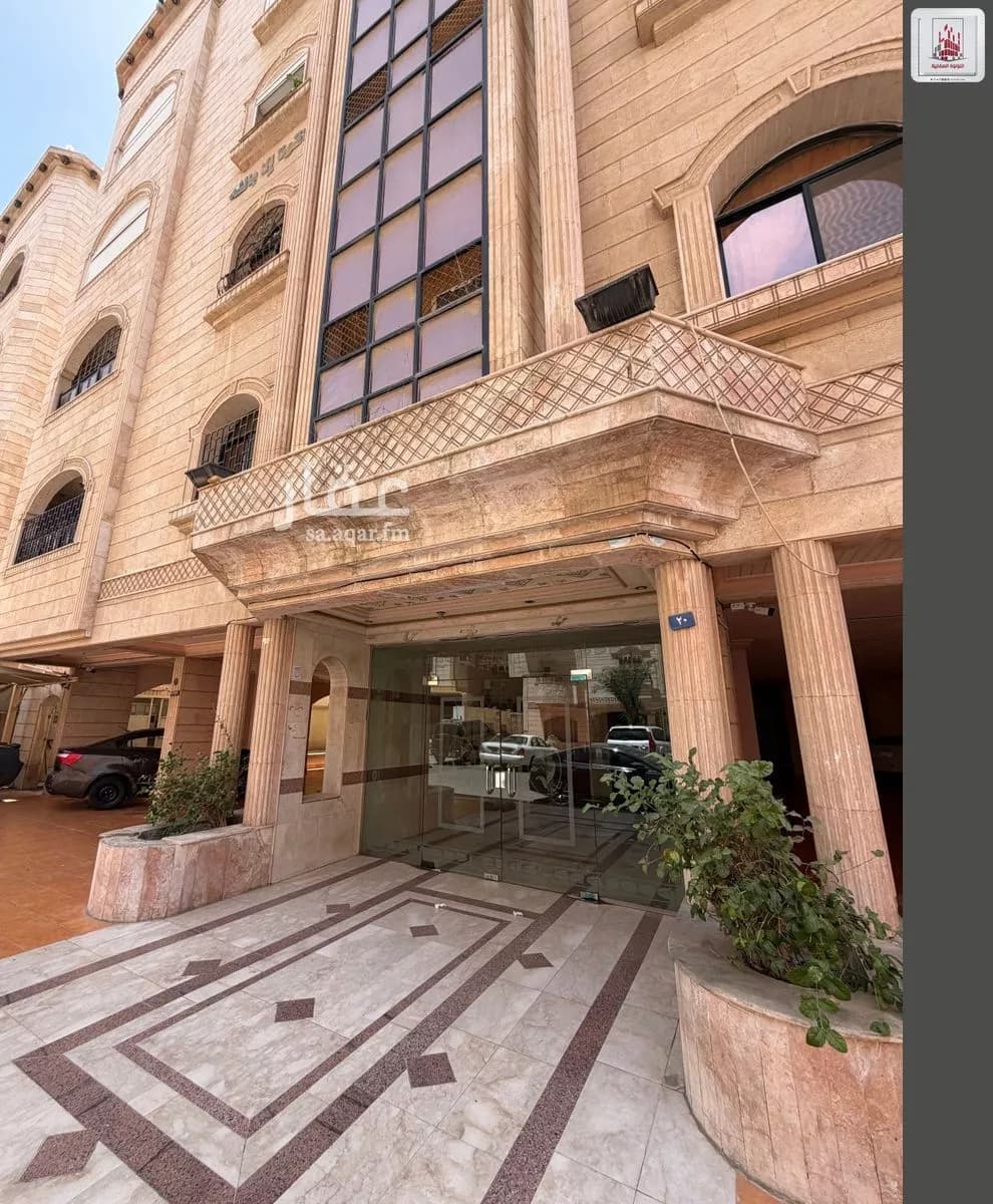 6 bedroom apartment in Al Marwa 9