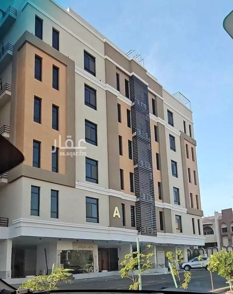 3 bedroom floor in Al Rehab 1