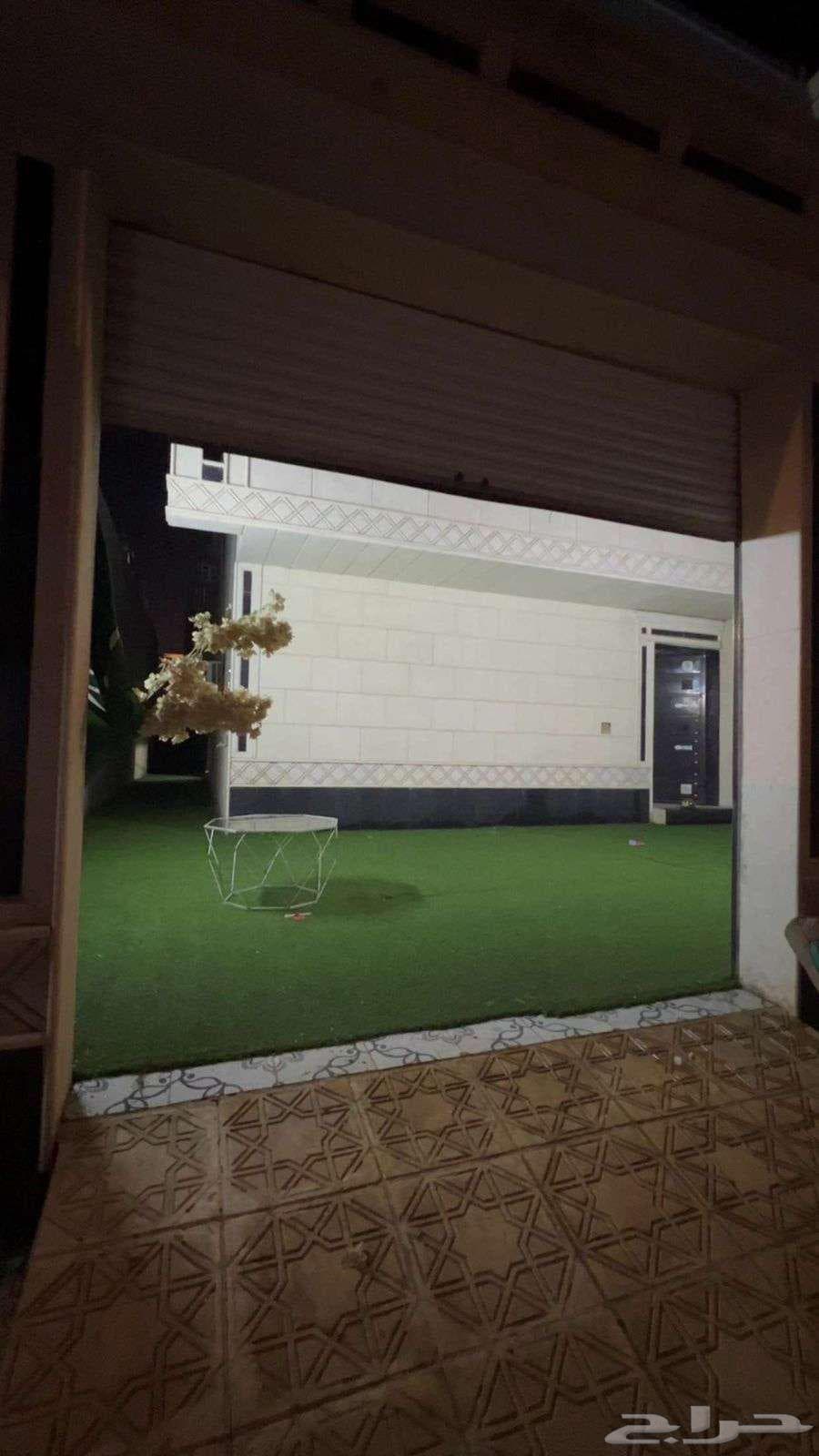 فيلا  في العزيزية 2