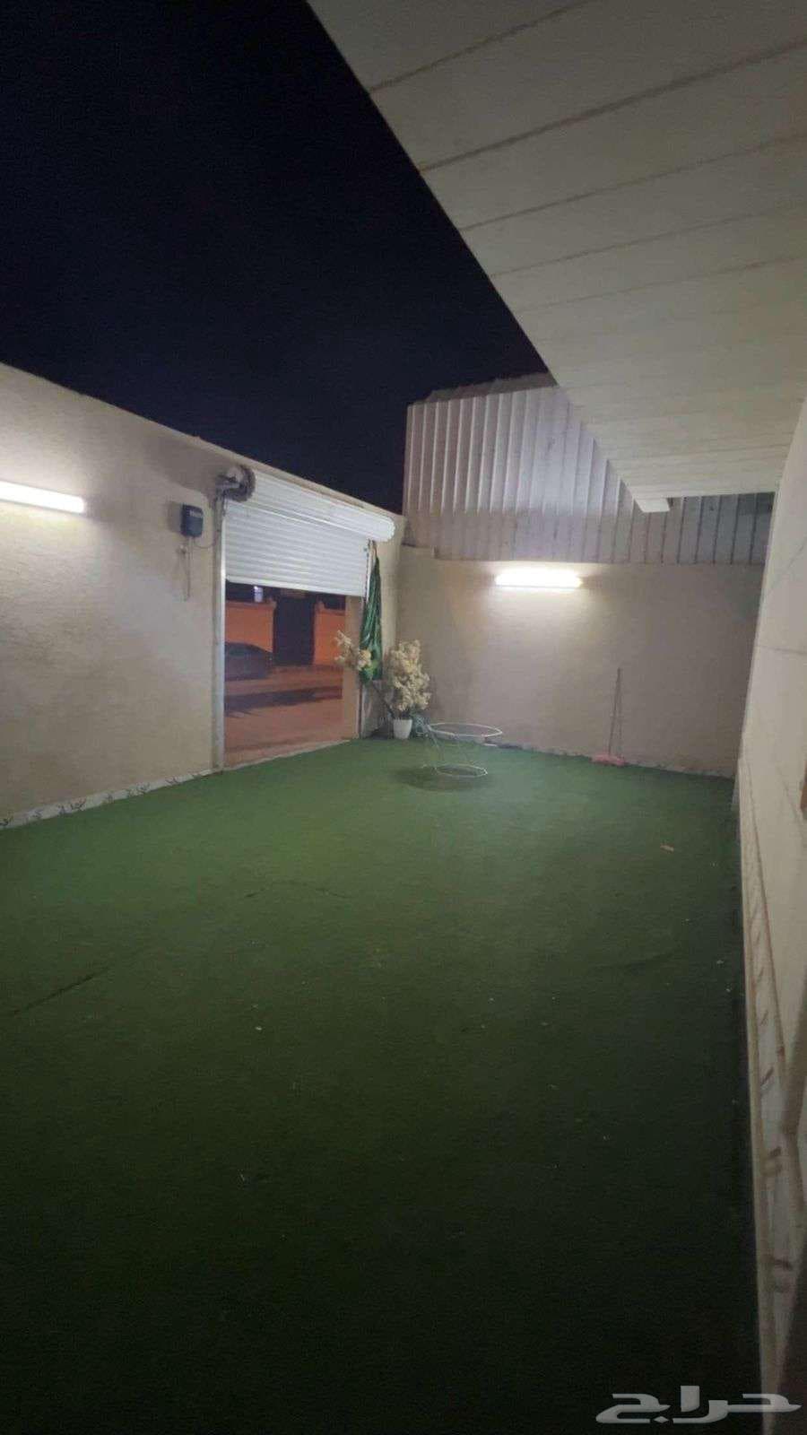 فيلا  في العزيزية 4