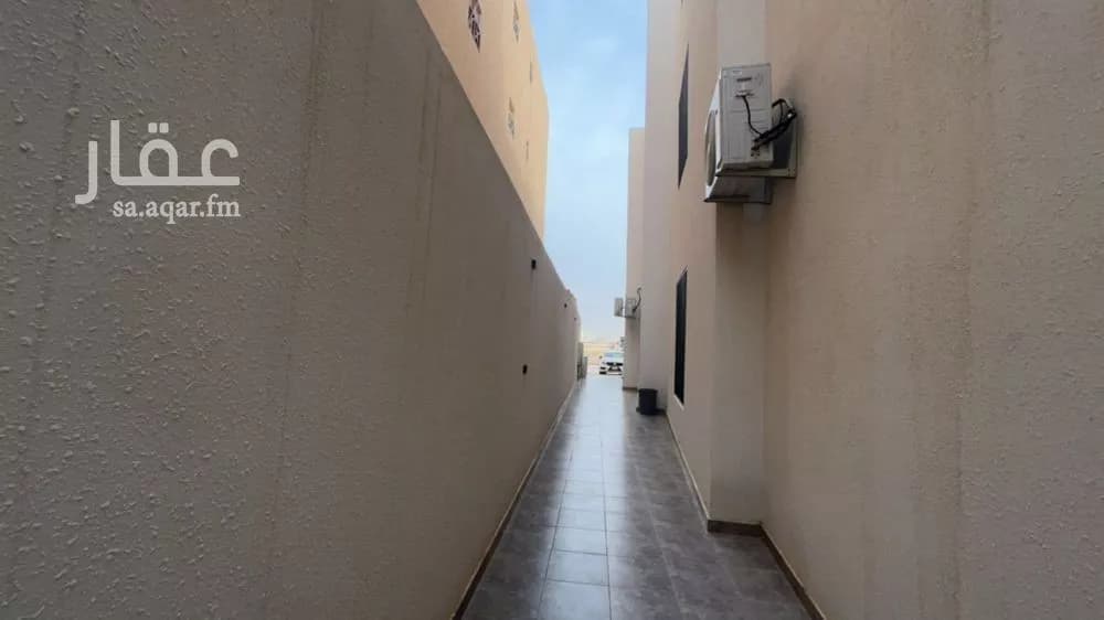 4 bedroom villa in Dhahrat Laban 1