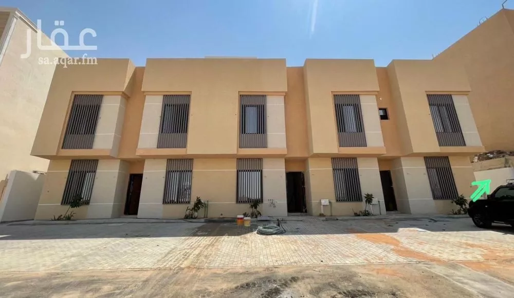 4 bedroom villa in Dhahrat Laban 3