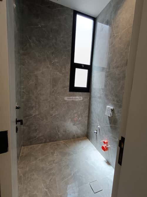 فيلا 5 غرف في الملك فيصل 11