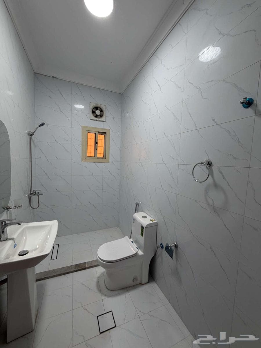 6 bedroom apartment in Al Marwa 11