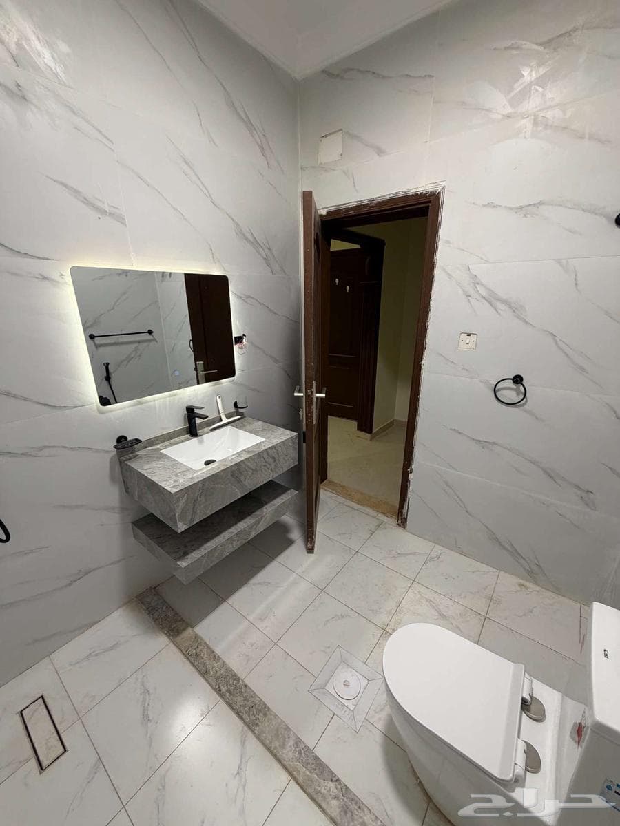 6 bedroom apartment in Al Marwa 14