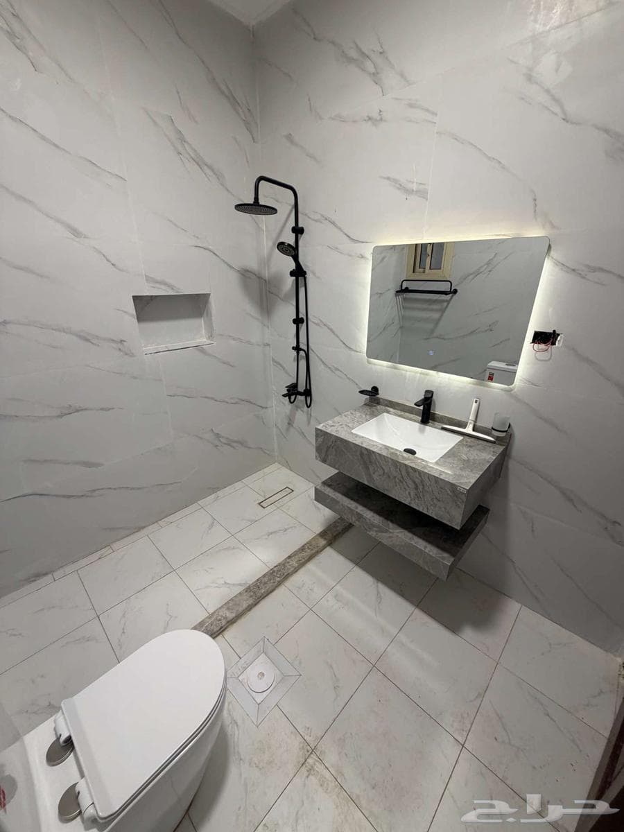 6 bedroom apartment in Al Marwa 15