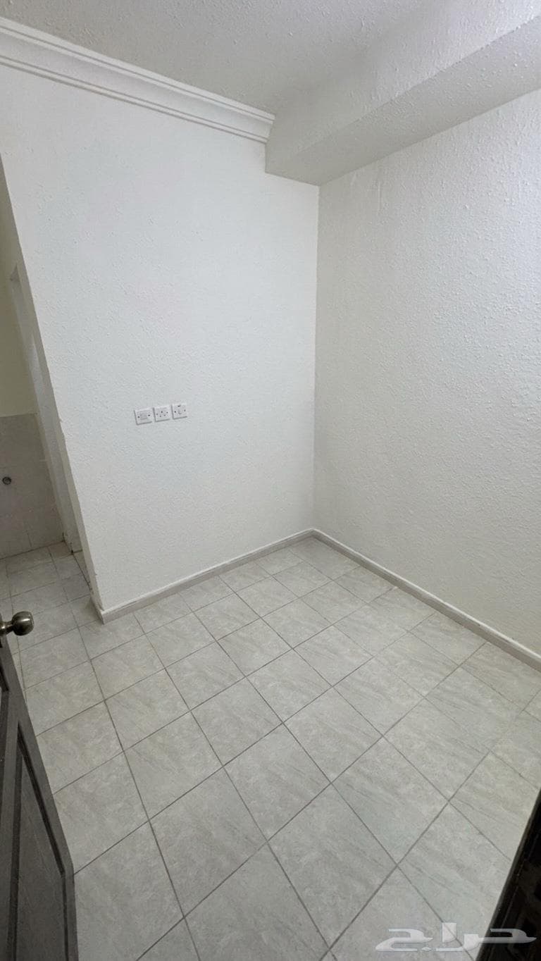 شقة 5 غرف في مشرفة 18