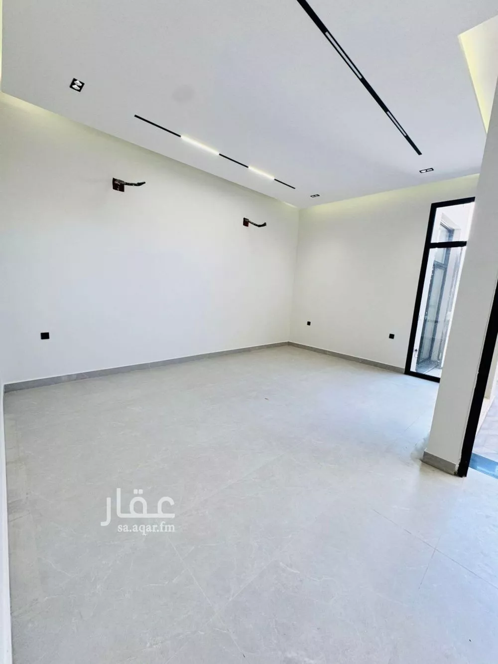 فيلا 5 غرف في الملك فيصل 11