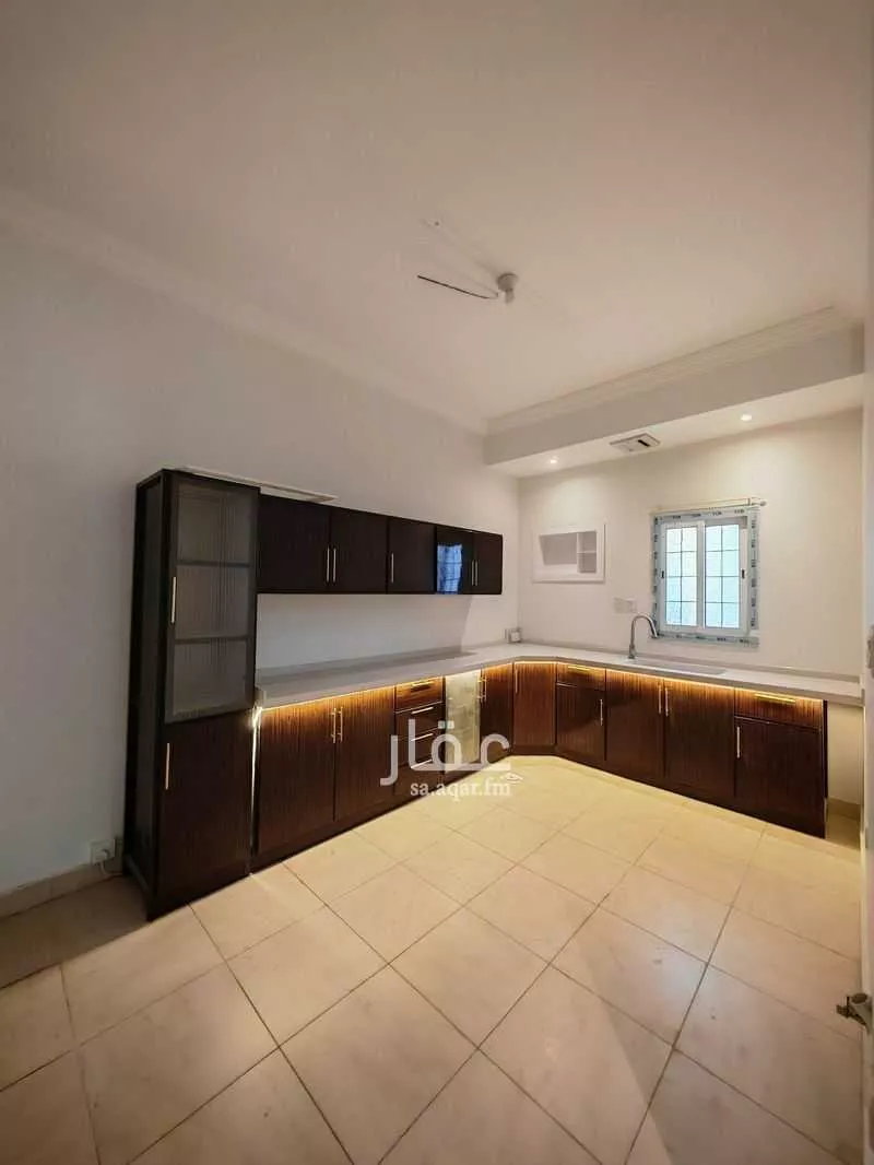 525 sqm building in Al Yaqout 11