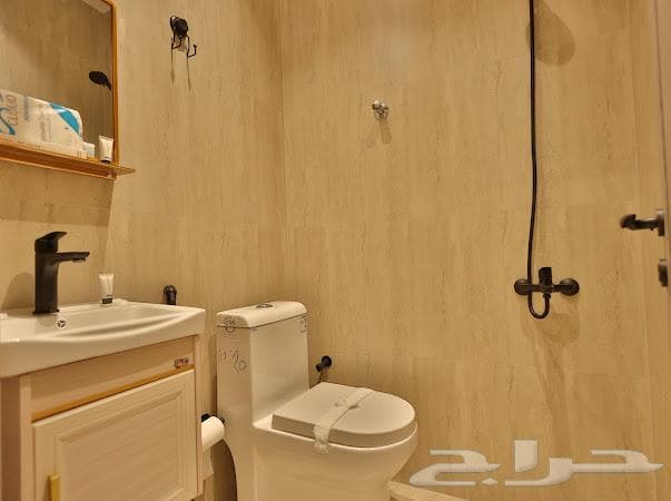 شقة 2 غرف في الحمرا 15