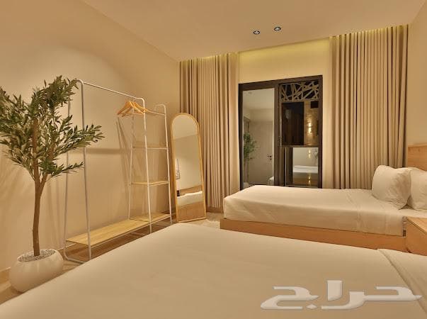 شقة 2 غرف في الحمرا 10