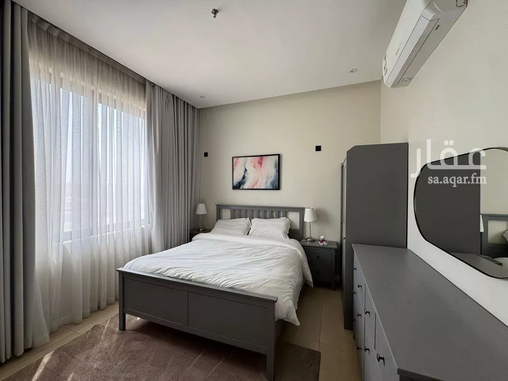 شقة 2 غرف في الملقا 4