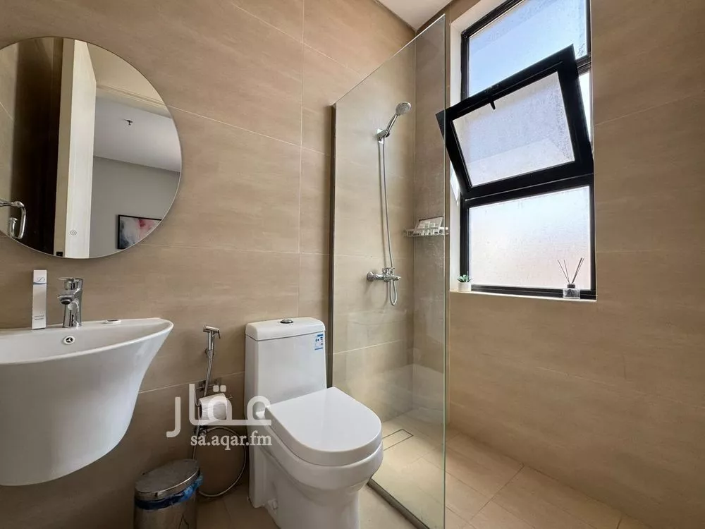 شقة 2 غرف في الملقا 6