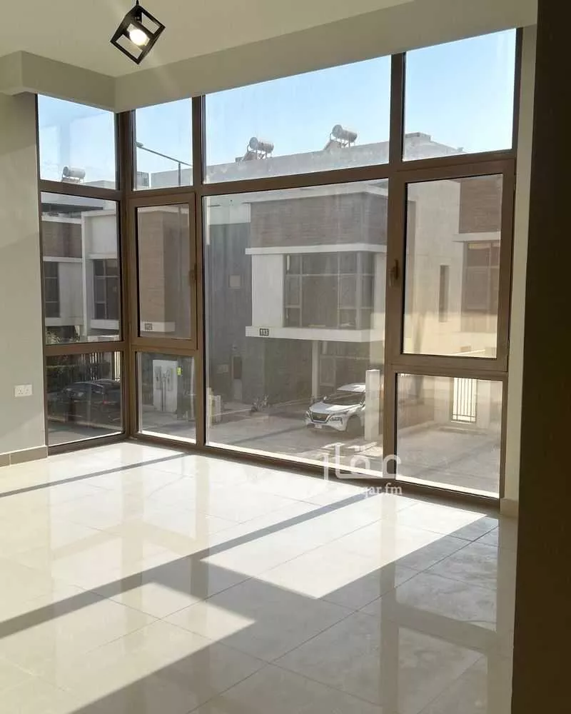 فيلا 4 غرف في المونسية 2