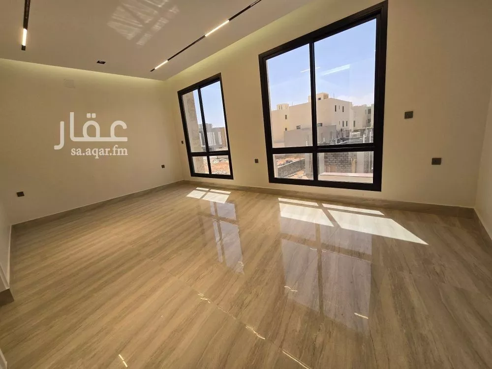 6 bedroom villa in Al Rimal 9