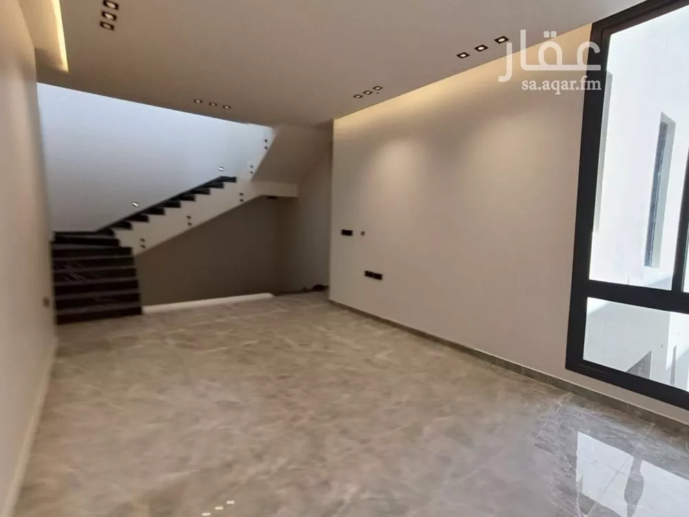 فيلا 5 غرف في الملك فيصل 11