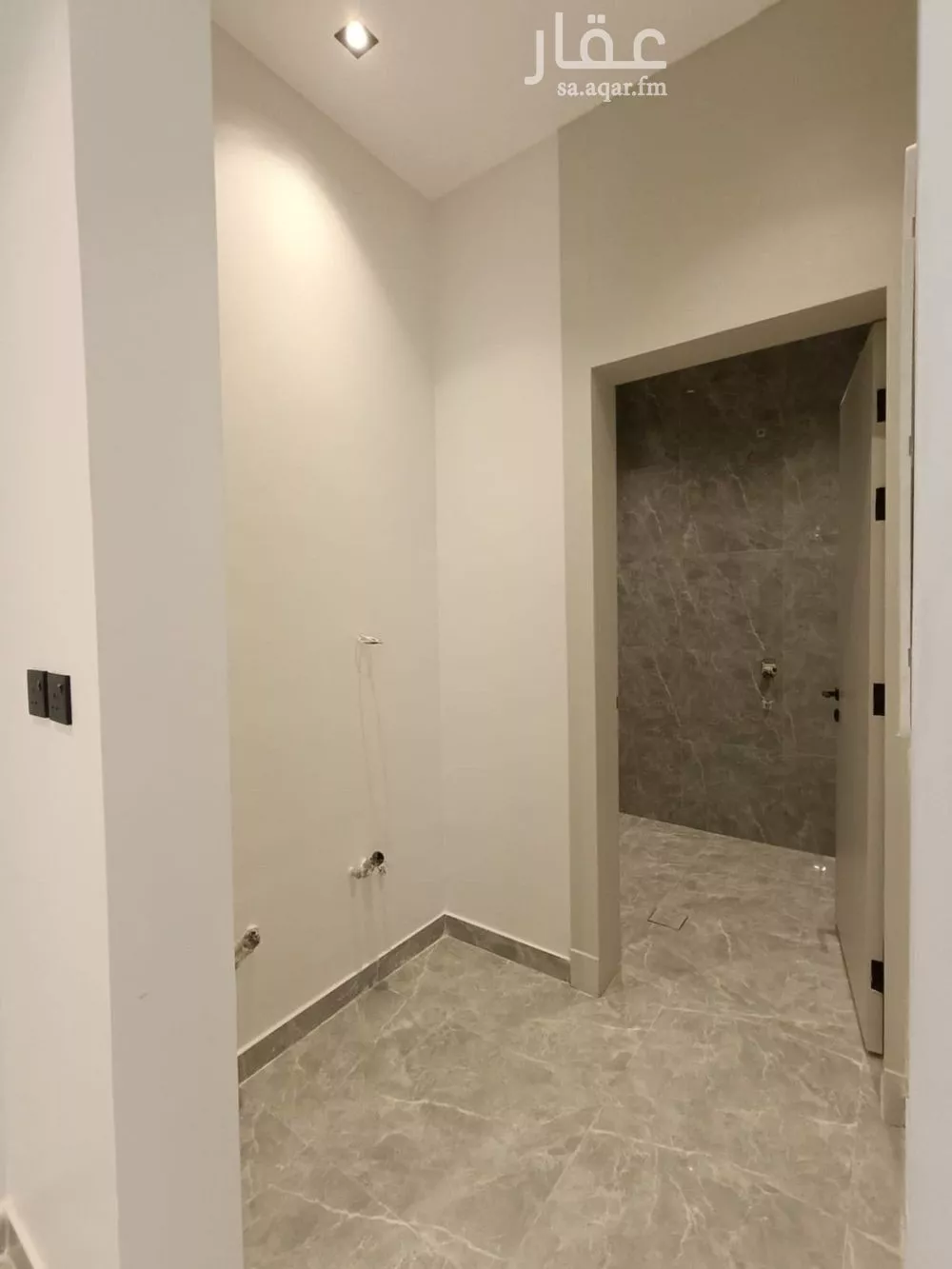 فيلا 5 غرف في الملك فيصل 22