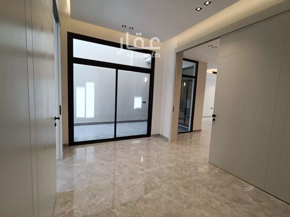 فيلا 5 غرف في الملك فيصل 28