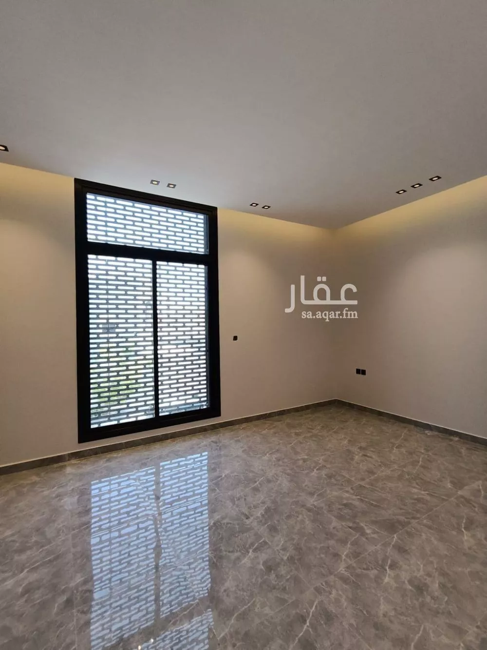 فيلا 5 غرف في الملك فيصل 5