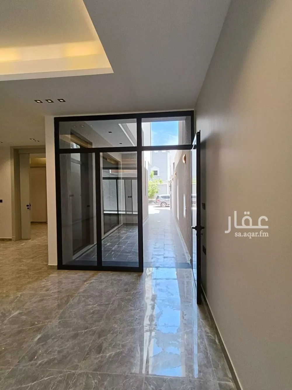 فيلا 5 غرف في الملك فيصل 8