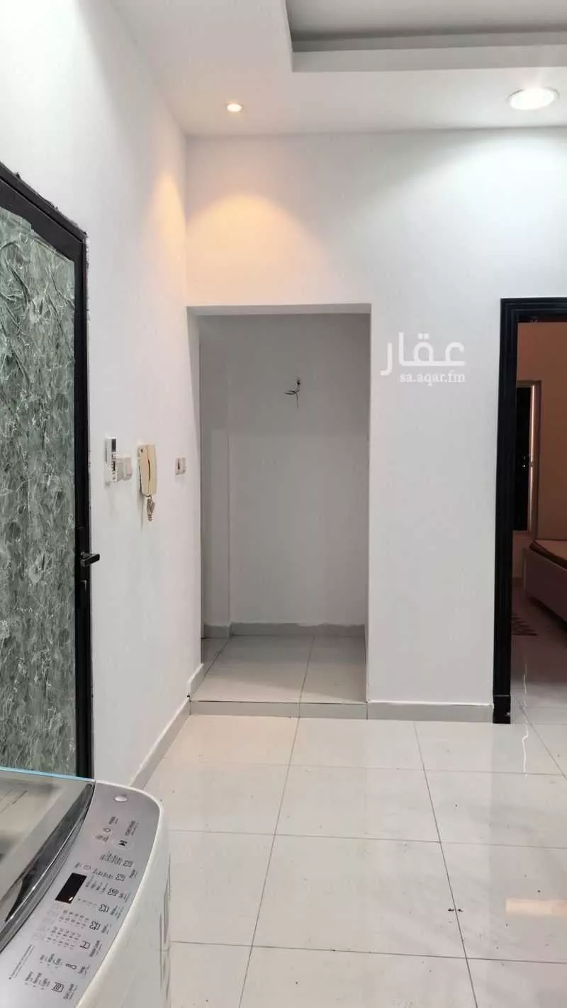 500 sqm building in Dahiat King Fahd 5