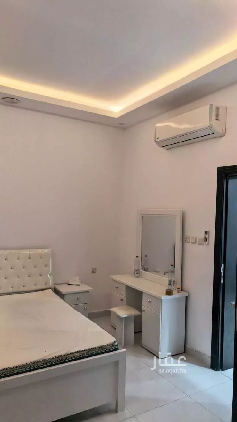 500 sqm building in Dahiat King Fahd 8