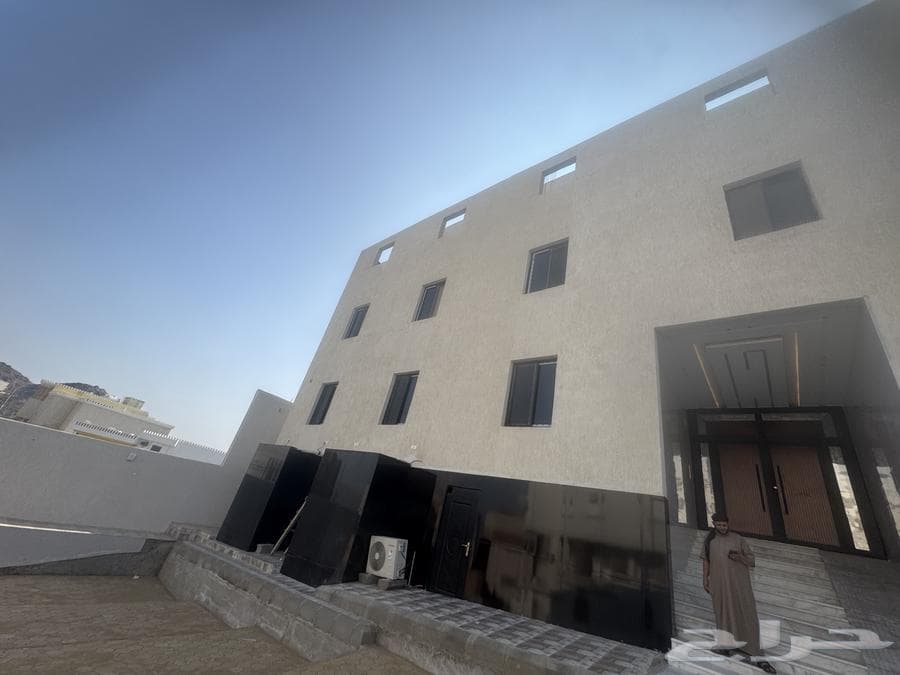 3 bedroom apartment in Al Awali 1
