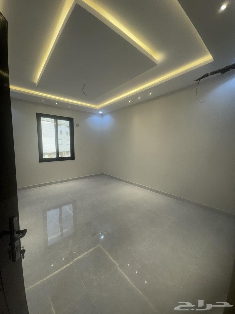 3 bedroom apartment in Al Awali 5