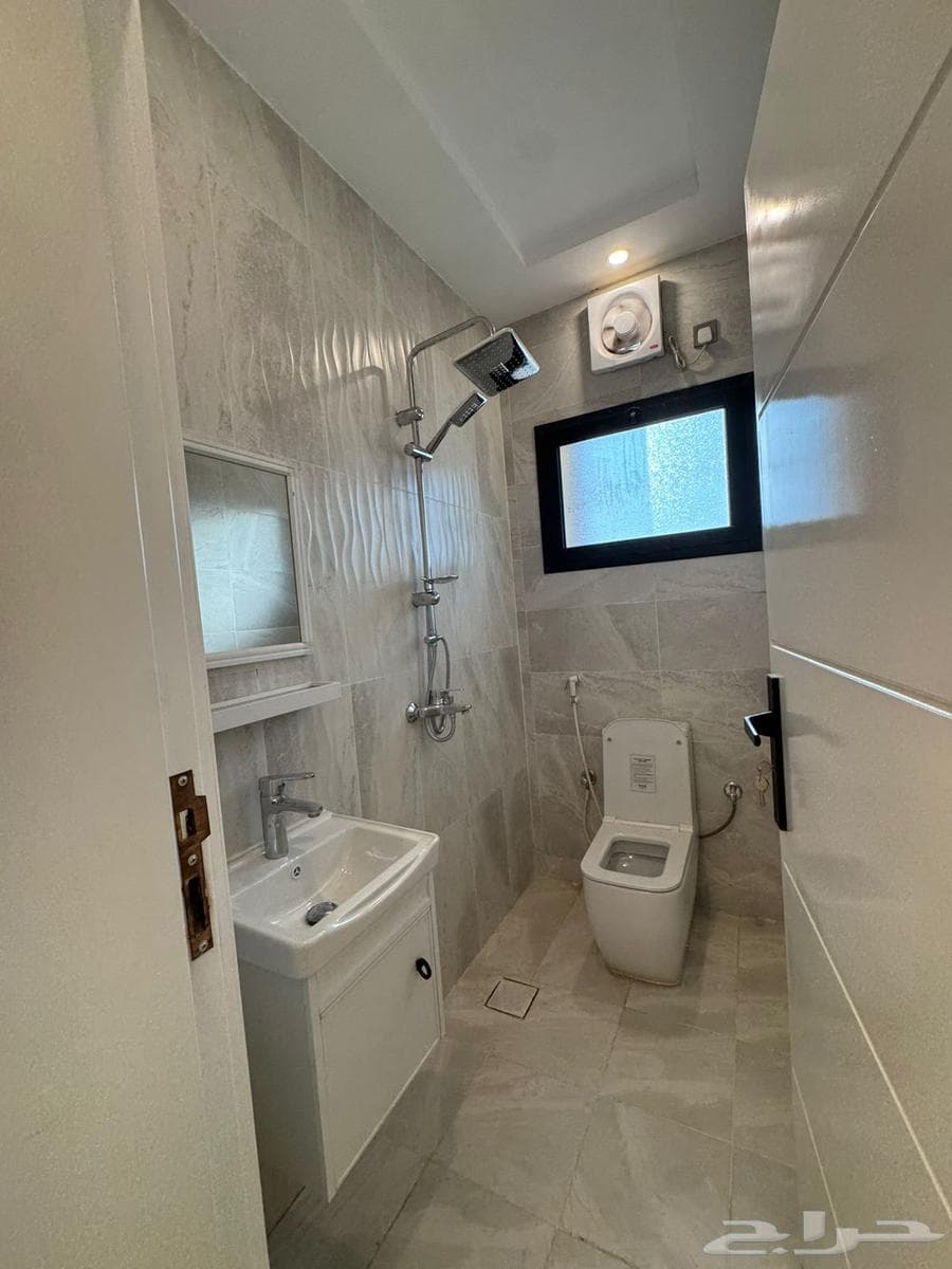 شقة 5 غرف في ولي العهد 10