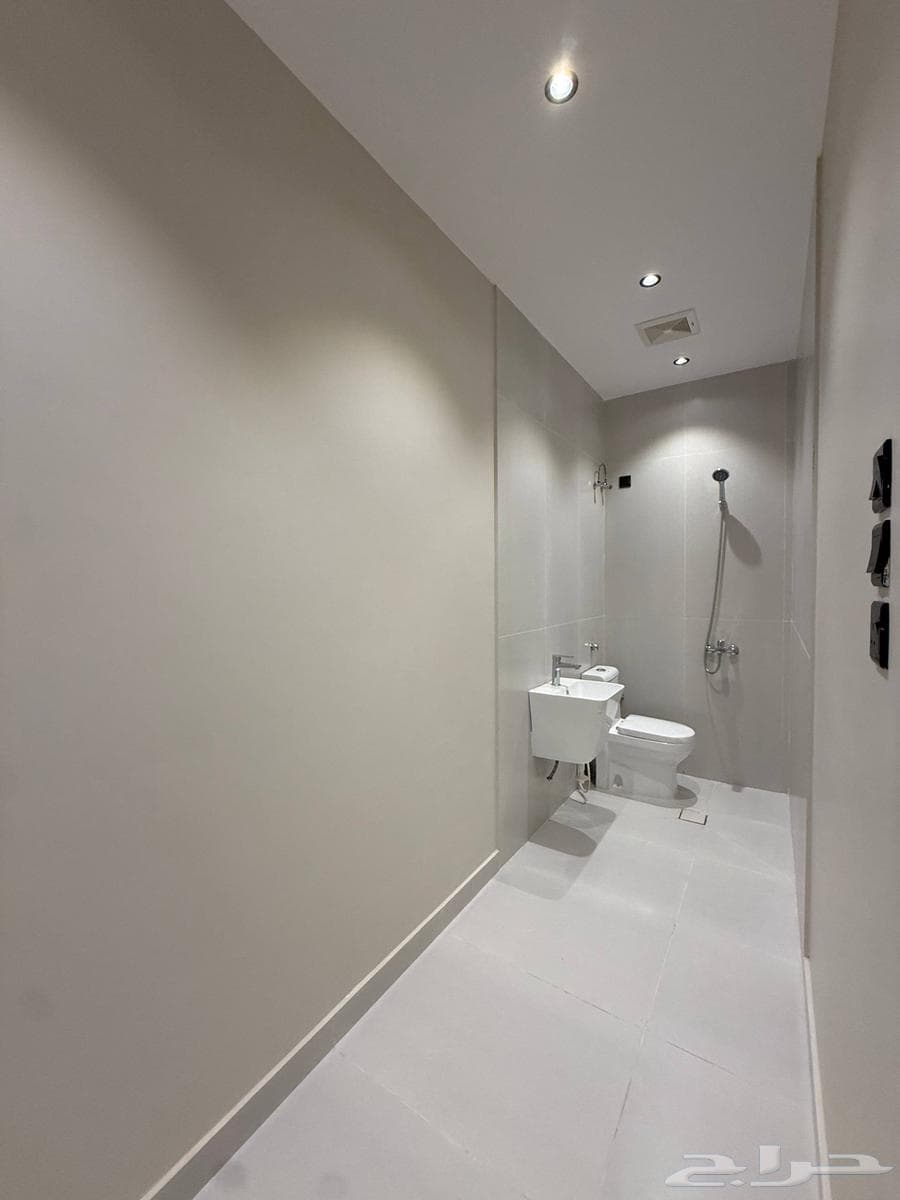 6 bedroom apartment in Al Shawqiyyah 4