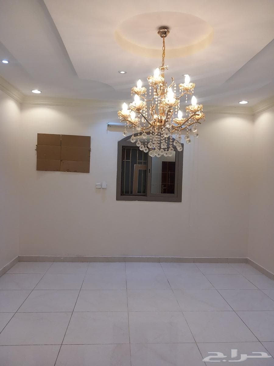 شقة 4 غرف في الدفاع 2