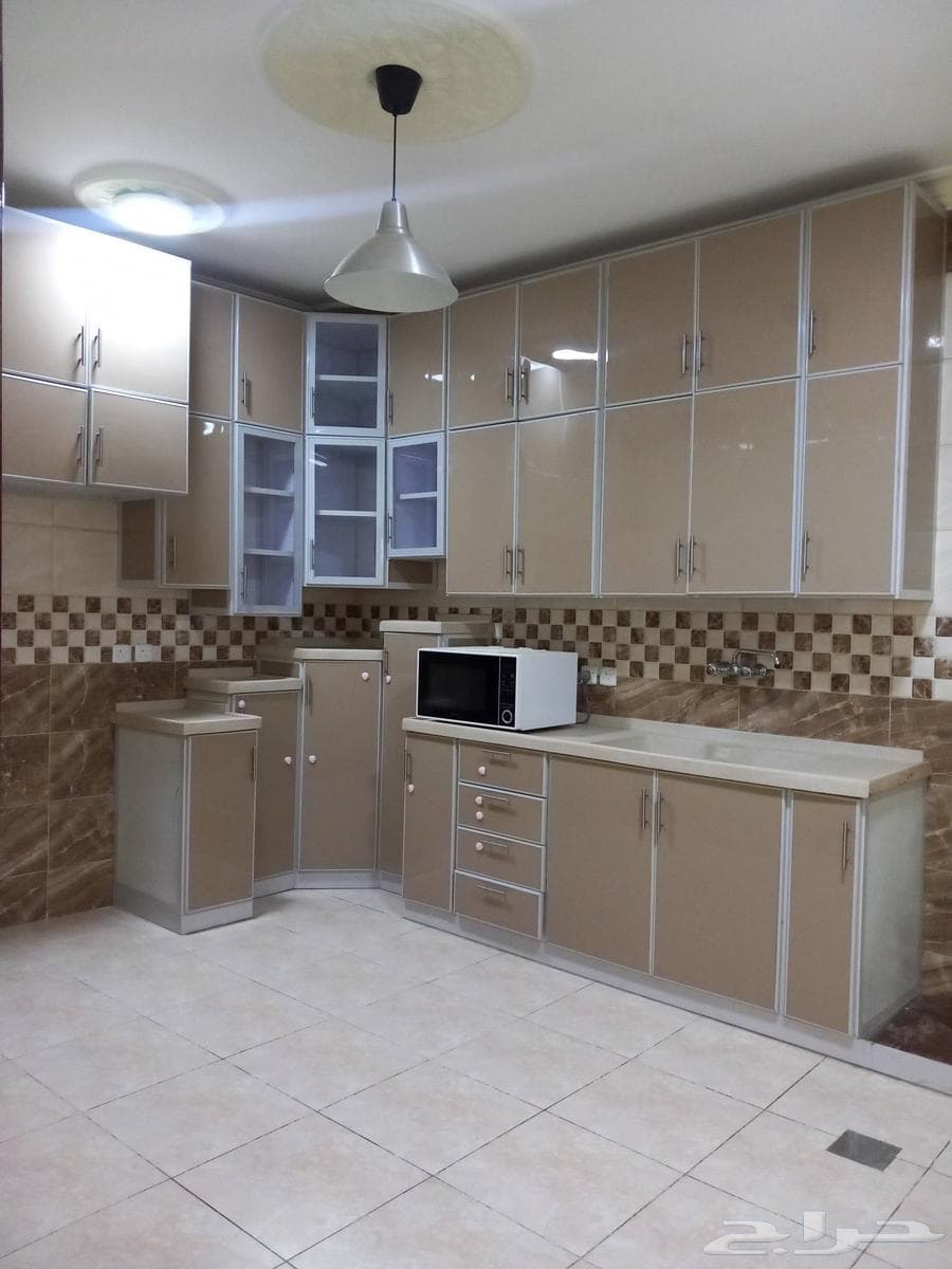 شقة 4 غرف في الدفاع 3