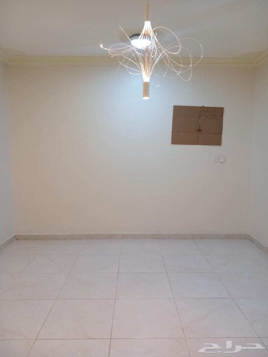 شقة 4 غرف في الدفاع 5