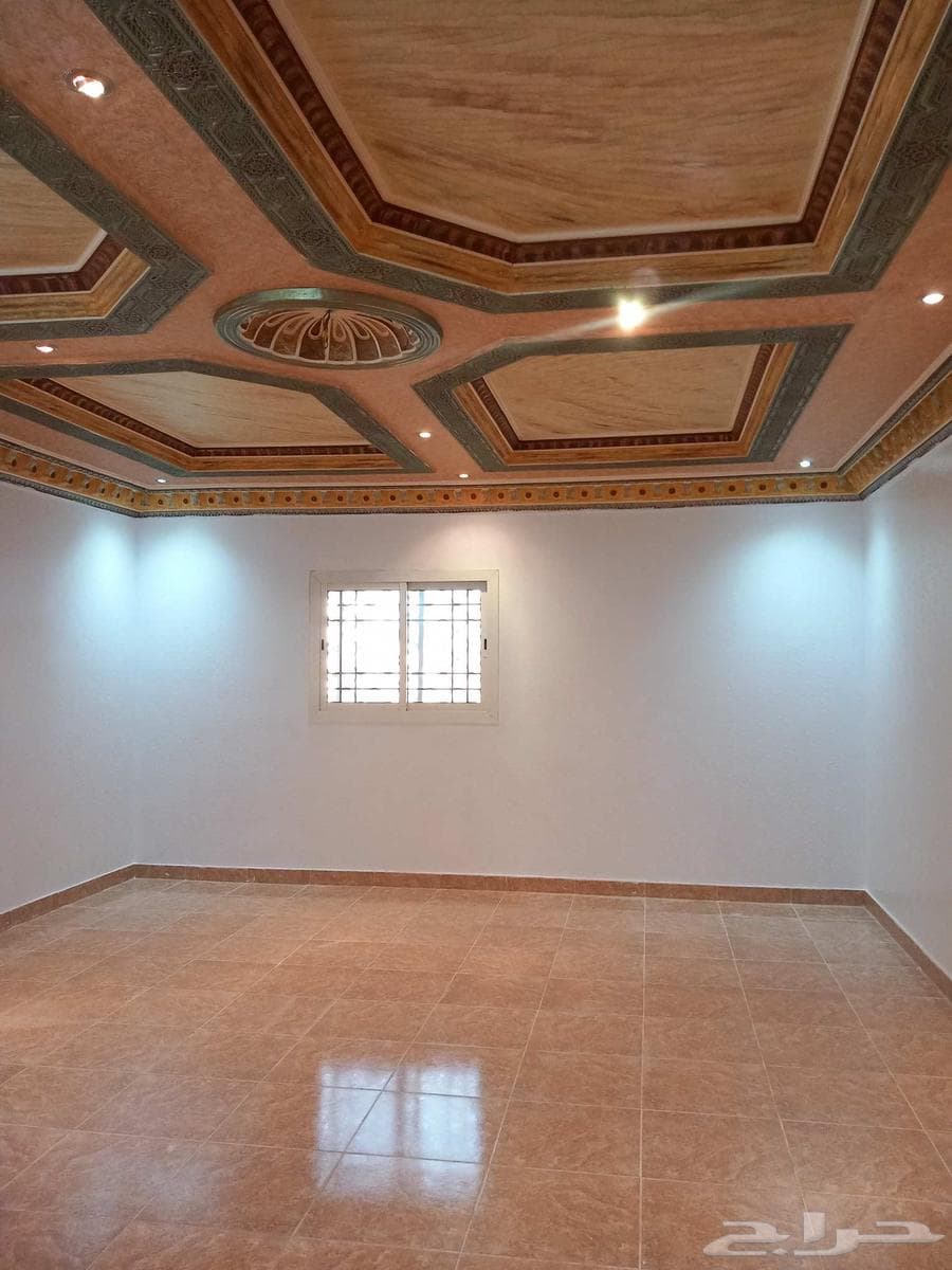 شقة 4 غرف في الدفاع 7