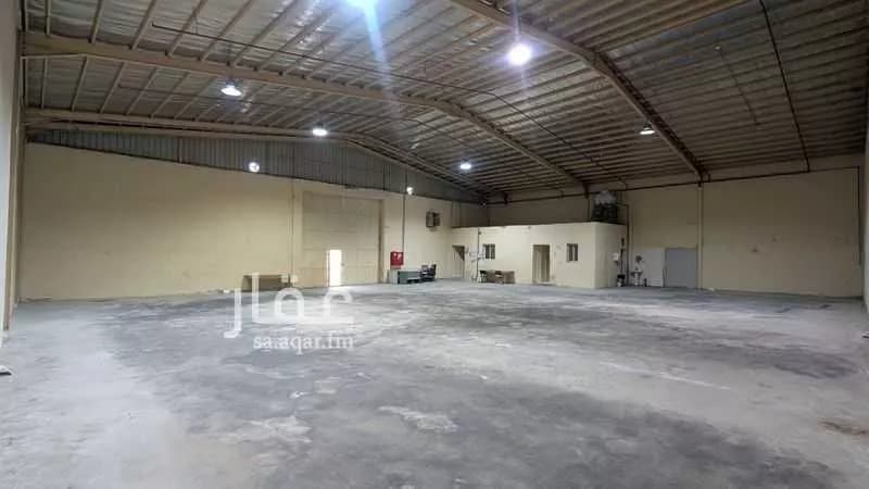 مستودع 1821 م² في السلي 1