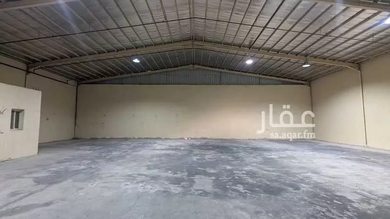 مستودع 1821 م² في السلي 2