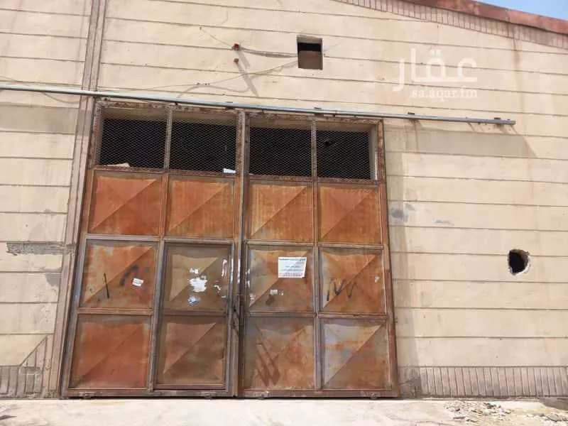 مستودع 600 م² في بدر