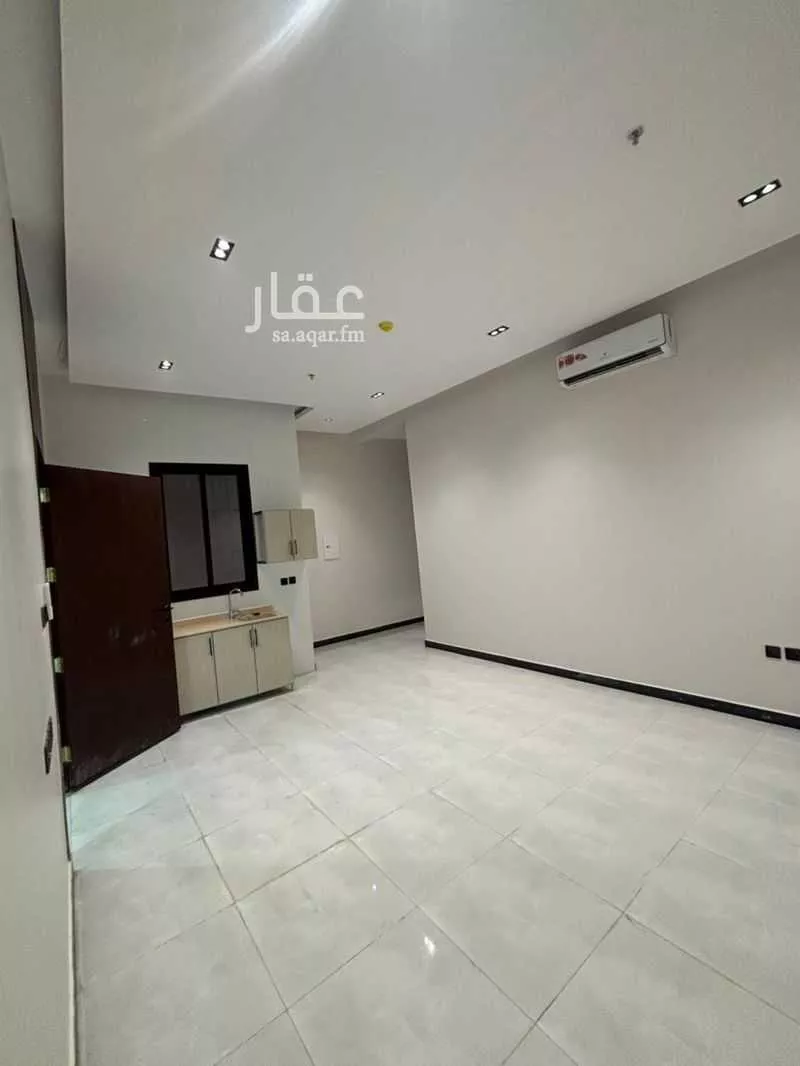 949 sqm building in Al Rimal 1